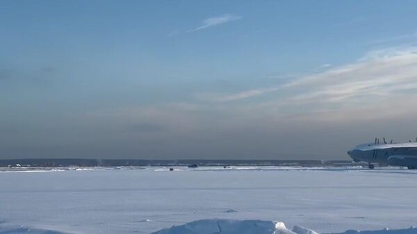 Испытания самолета Байкал с российским двигателем ВК-800 - Sputnik Литва