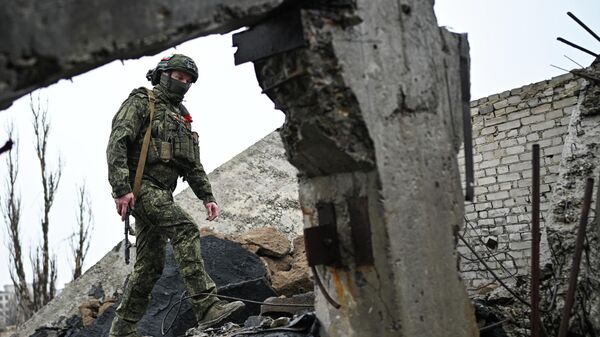 Военнослужащий ВС РФ в зоне СВО - Sputnik Литва