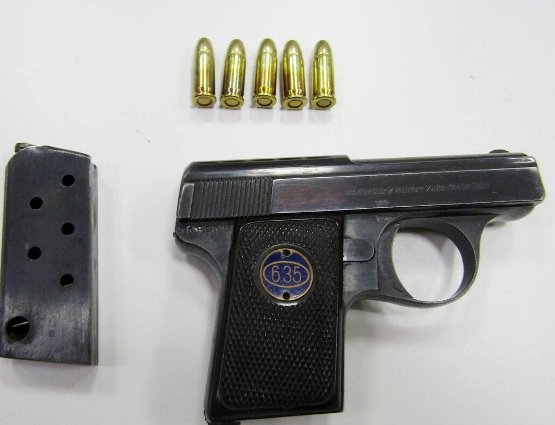 Пистолет Walthermod.9, который обнаружили белорусские таможенники  - Sputnik Литва, 1920, 26.12.2025