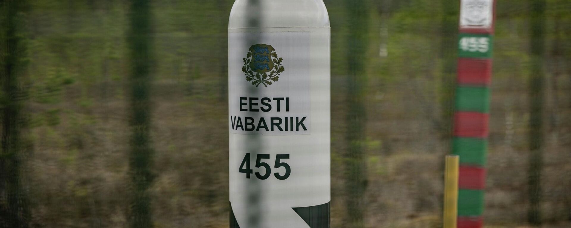 Пограничный эстонский столб на границе с Россией, архивное фото - Sputnik Литва, 1920, 06.02.2026