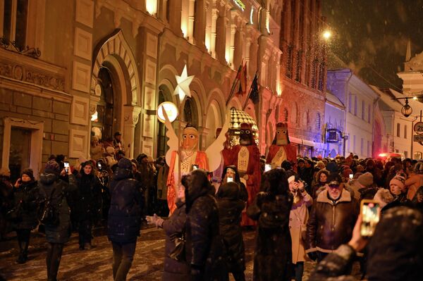 Шествие началось на улицах Старого города. - Sputnik Литва