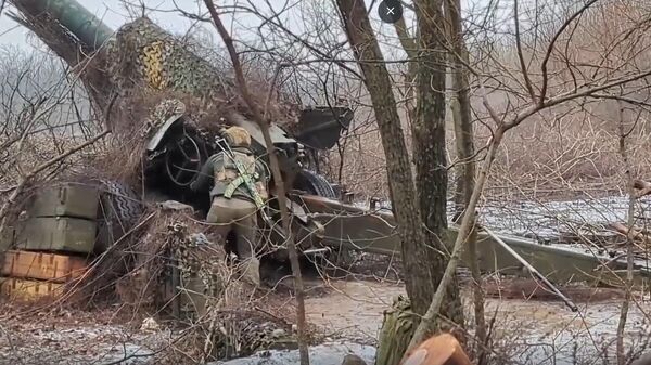 Боевая работа расчетов Гиацинта-Б ВС РФ в зоне спецоперации
 - Sputnik Литва