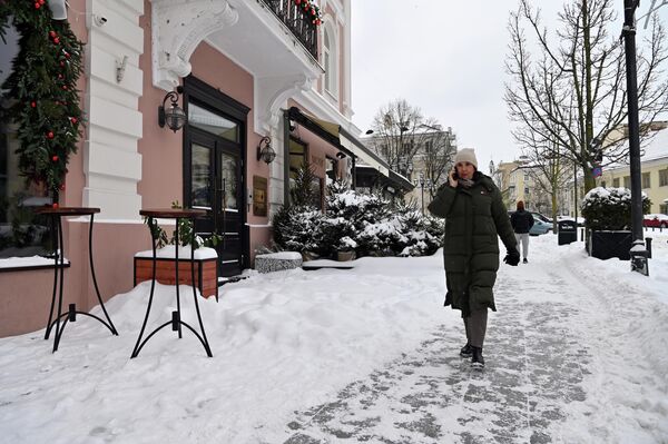 Литву в пятницу, 9 января, Литву накрыл сильный снегопад. - Sputnik Литва