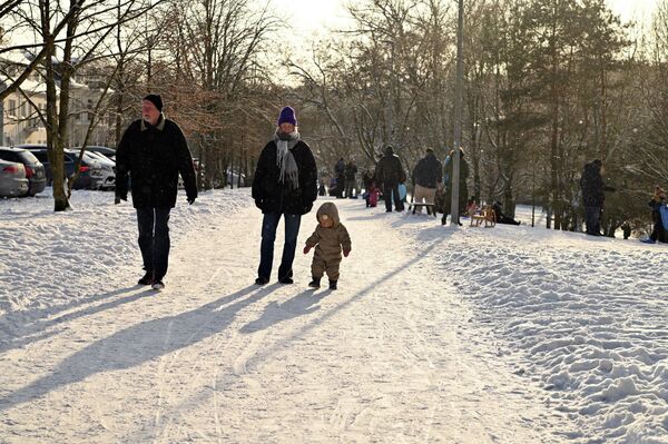 По данным Гидрометеорологической службы Литвы, в выходные две ночи подряд была зафиксирована самая низкая температура воздуха за последние два года. - Sputnik Литва