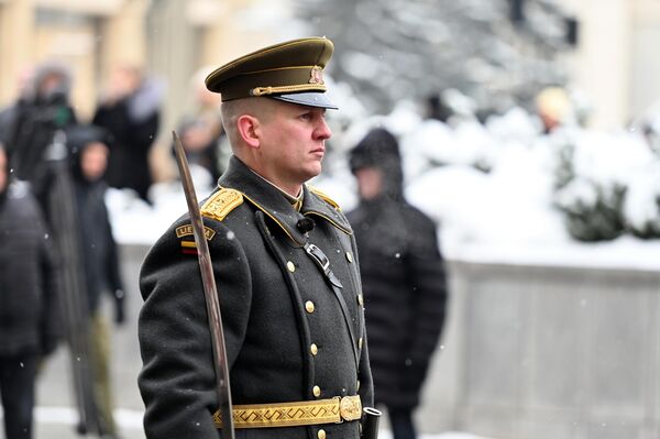 Литва продвигает антисоветскую и антироссийскую версию произошедшего, обвиняя во всем советских солдат и подвергая гонениям тех, кто говорит, что "свои могли стрелять в своих". - Sputnik Литва