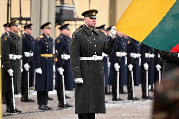 Церемония по традиции началась в полдень. - Sputnik Литва