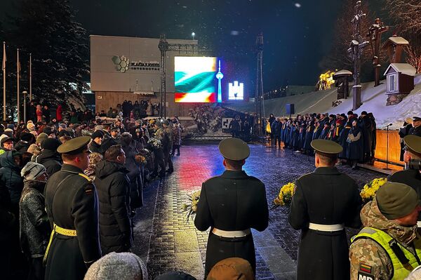 В ночь на 13 января 1991 года возле Вильнюсской телебашни произошло вооруженное столкновение. Более десяти человек погибли. - Sputnik Литва