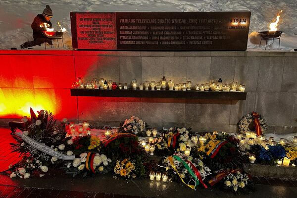 На фото: мемориал, расположенный возле телевизионной башни. - Sputnik Литва