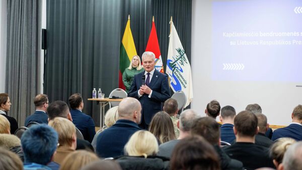 Президент Литвы Гитанас Науседа на встрече с жителями Капчяместиса - Sputnik Литва