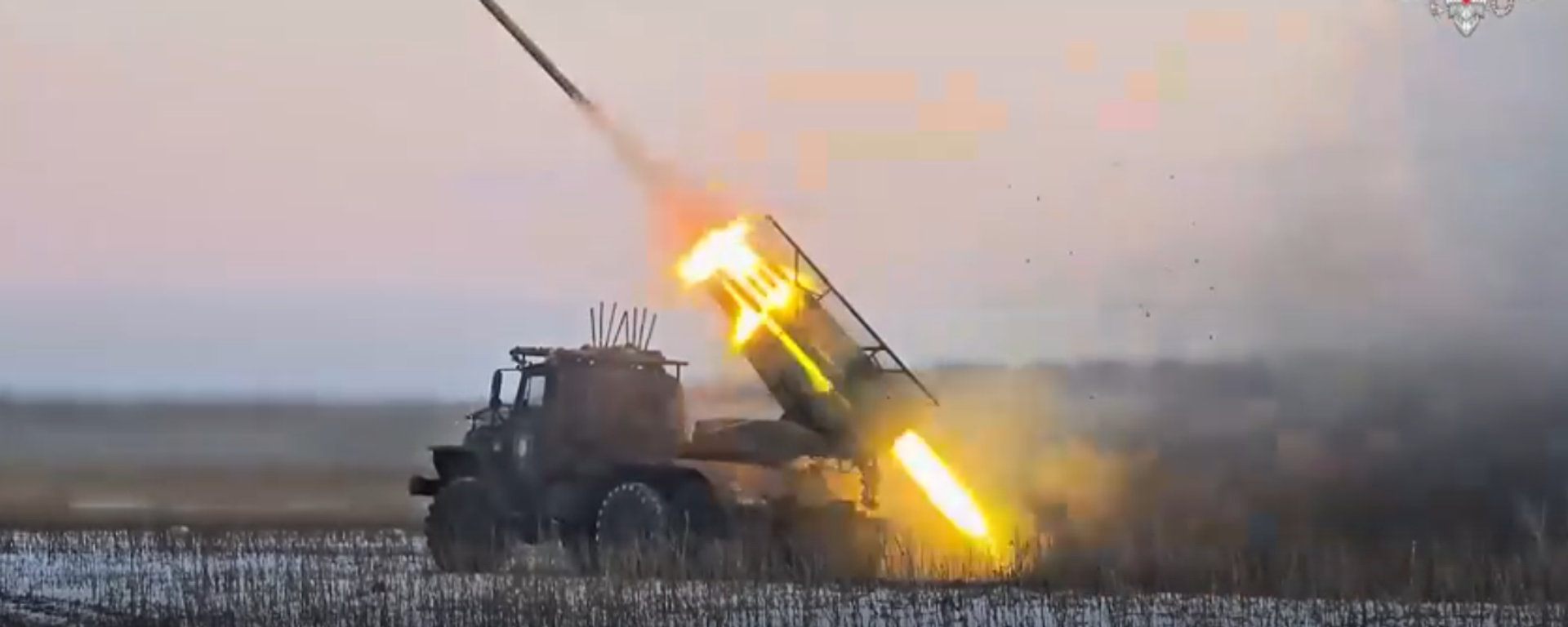 Боевая работа расчетов РСЗО Град и Ураган - Sputnik Литва, 1920, 19.01.2026