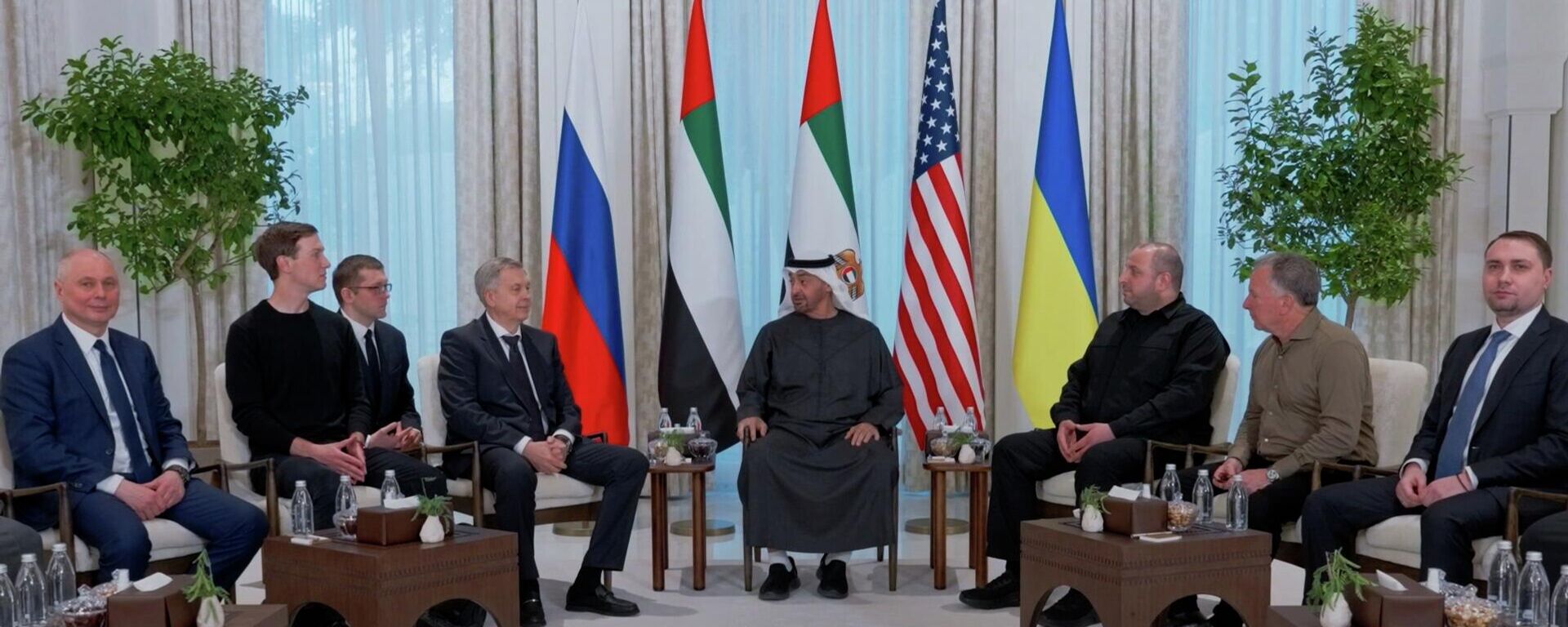 Кадры с переговоров по Украине в Абу-Даби от эмиратского госагентства WAM - Sputnik Литва, 1920, 24.01.2026