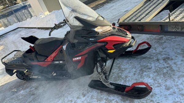 Краденые мотосани, обнаруженные литовскими пограничниками - Sputnik Литва