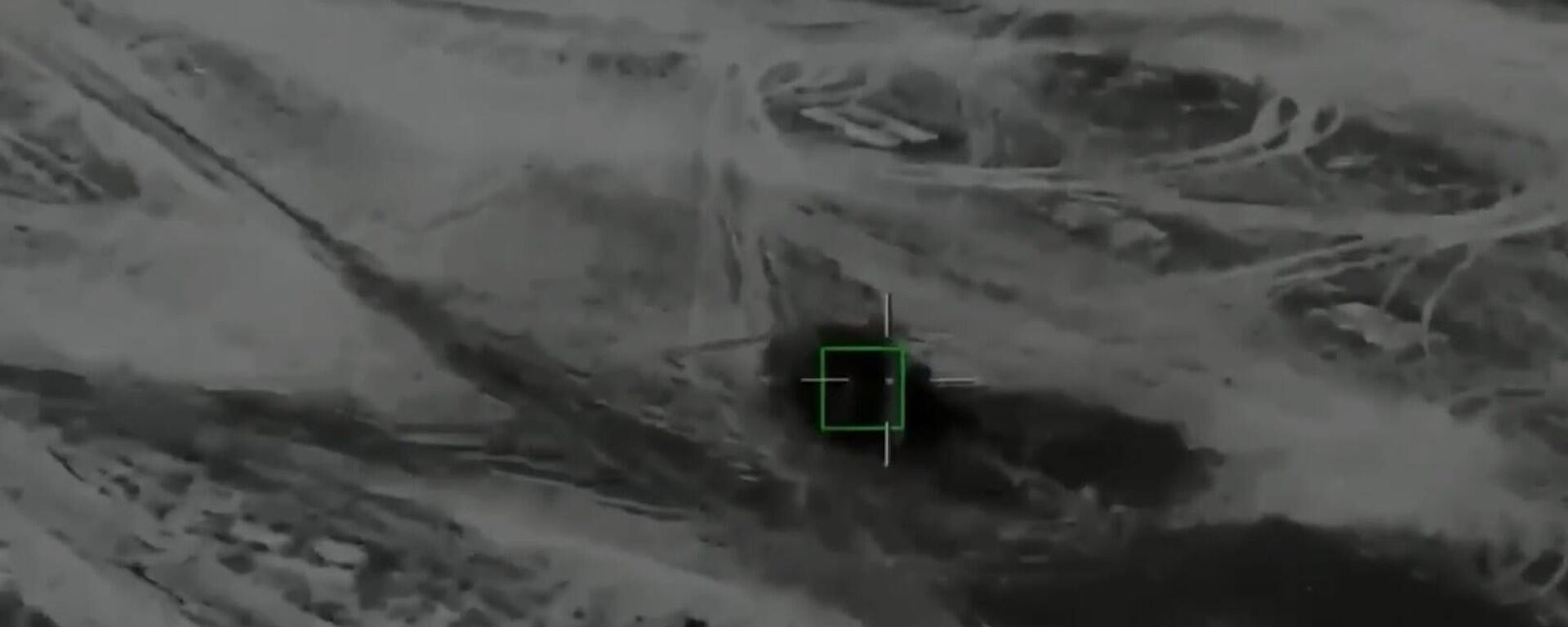 ВС РФ дронами Герань уничтожили украинские вертолеты Ми-24 и Ми-8  - Sputnik Литва, 1920, 26.01.2026