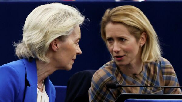 Председатель ЕК Урсула фон дер Ляйен и глава евродипломатии Кая Каллас - Sputnik Литва