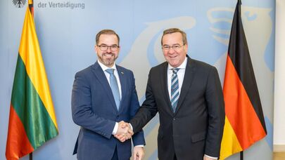 Министр обороны Литвы Робертас Каунас и министр обороны Германии Борис Писториус 