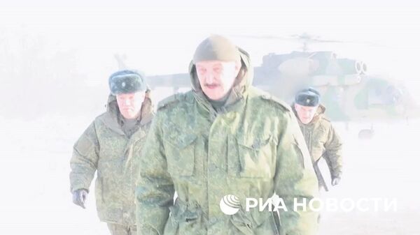 Начальник Генштаба ВС РФ Валерий Герасимов проинспектировал группировку Запад в зоне СВО - Sputnik Литва