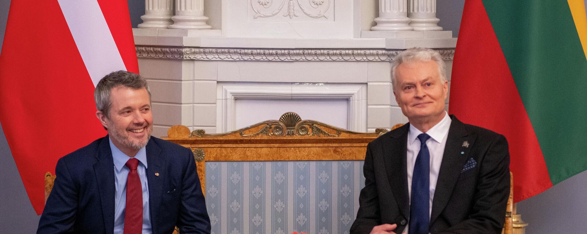 Президент Литвы Гитанас Науседа и король Дании Фредерик X (слева) Президент Литвы Гитанас Науседа и король Дании Фредерик X (слева) - Sputnik Литва, 1920, 29.01.2026