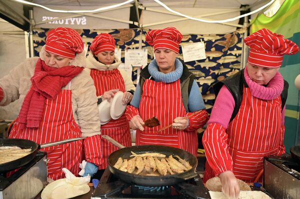 Как отмечали гости праздника, цены в этом году были рекордно высокими. - Sputnik Литва