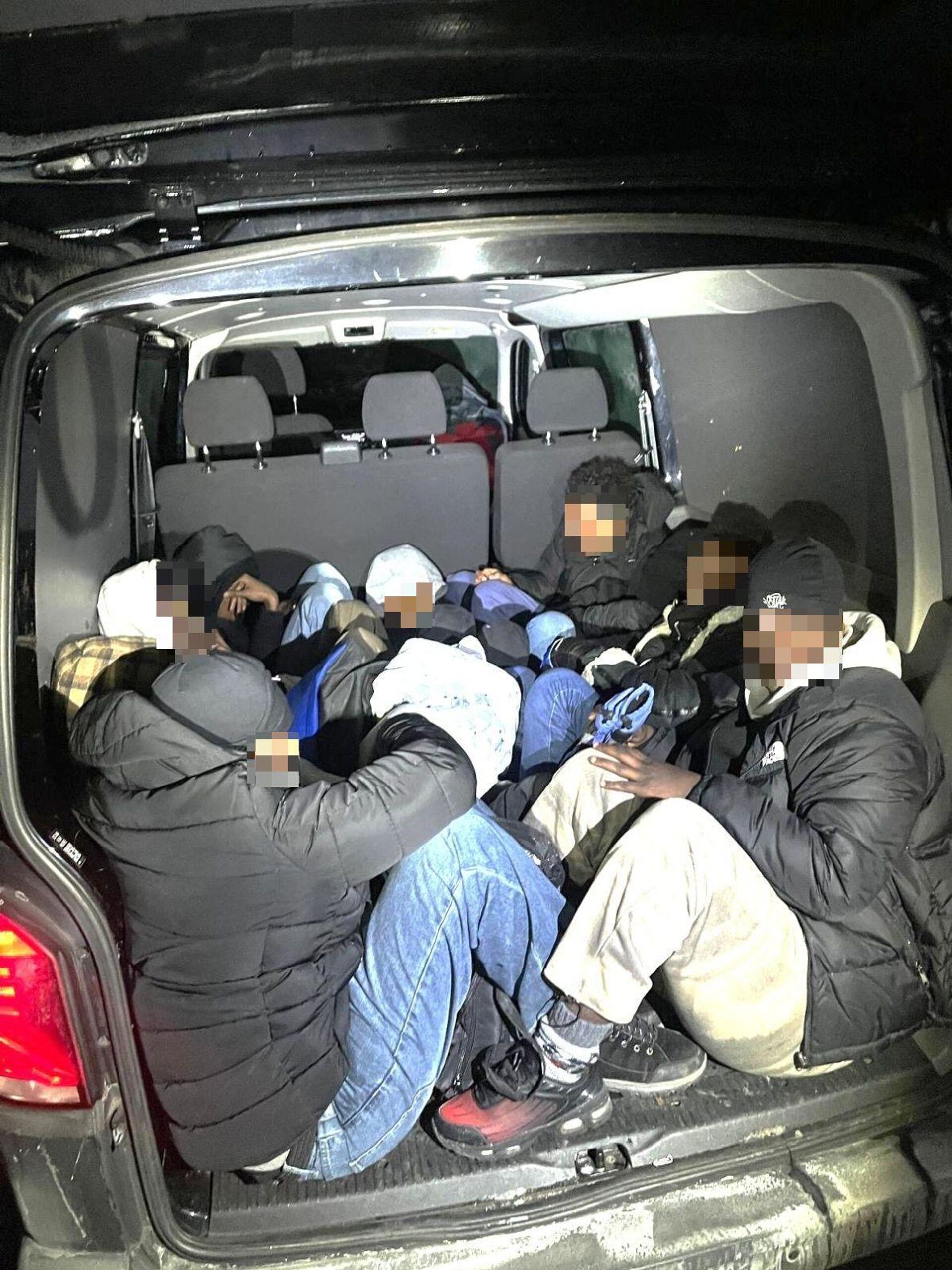 Незаконная перевозка мигрантов из Африки - Sputnik Литва, 1920, 10.02.2026