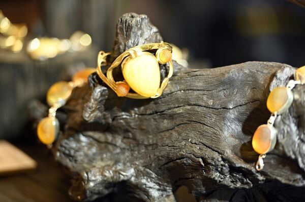 Выставка объединяет профессиональных дизайнеров, производителей и коллекционеров из Европы, Азии, Ближнего Востока и других регионов. - Sputnik Литва