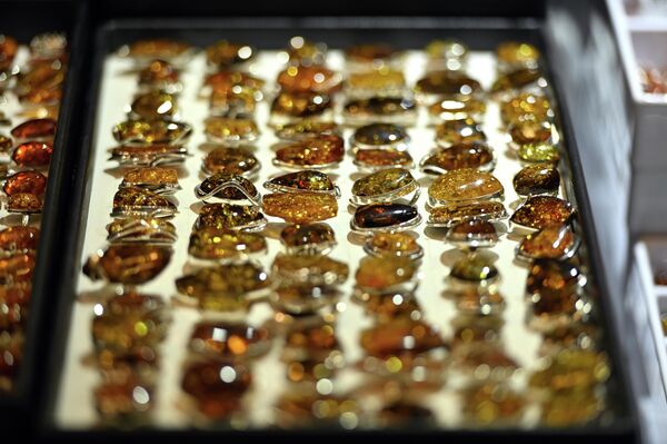 В этом году на выставке свои работы и коллекции представили более 150 участников из более чем 20 стран мира. - Sputnik Литва