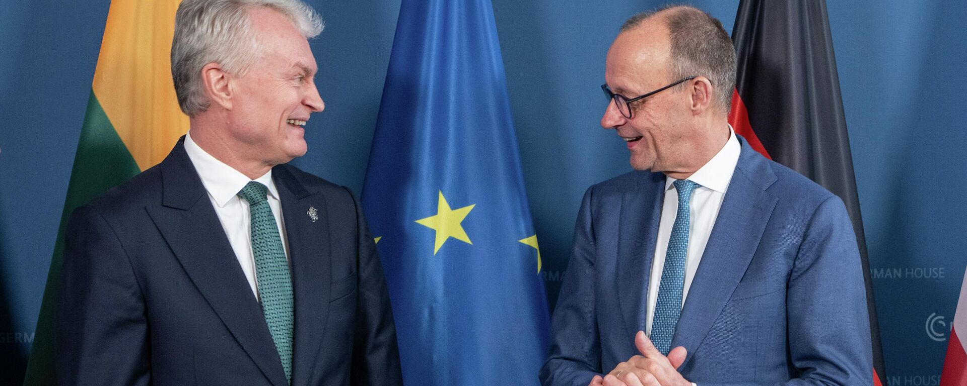 Президент Литвы Гитанас Науседа и канцлер ФРГ Фридрих Мерц - Sputnik Литва, 1920, 20.02.2026