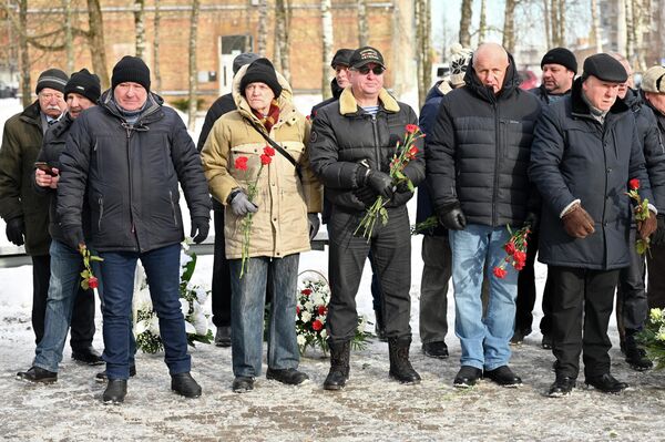 На фото: участники акции памяти в Вильнюсе в честь павших в Афганской войне. - Sputnik Литва