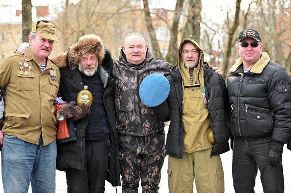 На фото: участники акции памяти в Вильнюсе в честь павших в Афганской войне. - Sputnik Литва