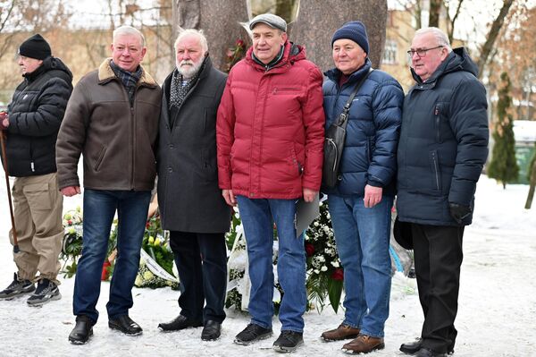 На фото: участники акции памяти в Вильнюсе в честь павших в Афганской войне - Sputnik Литва