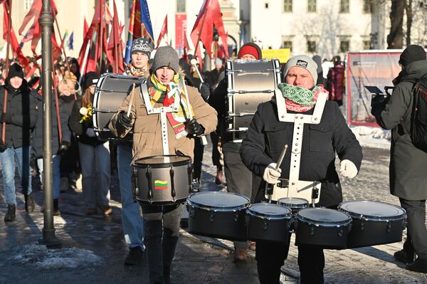 Его участники, среди которых не только жители Вильнюса, но и гости столицы, традиционно посещают 16 мест, имеющих важное значение для истории литовского государства. - Sputnik Литва