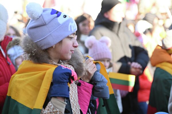 Участники шествия прошли мимо Дома сигнатаров, где 16 февраля 1918 года был подписан Акт о независимости, Вильнюсской ратуши, Дворца Великого Вильнюсского Сейма. - Sputnik Литва