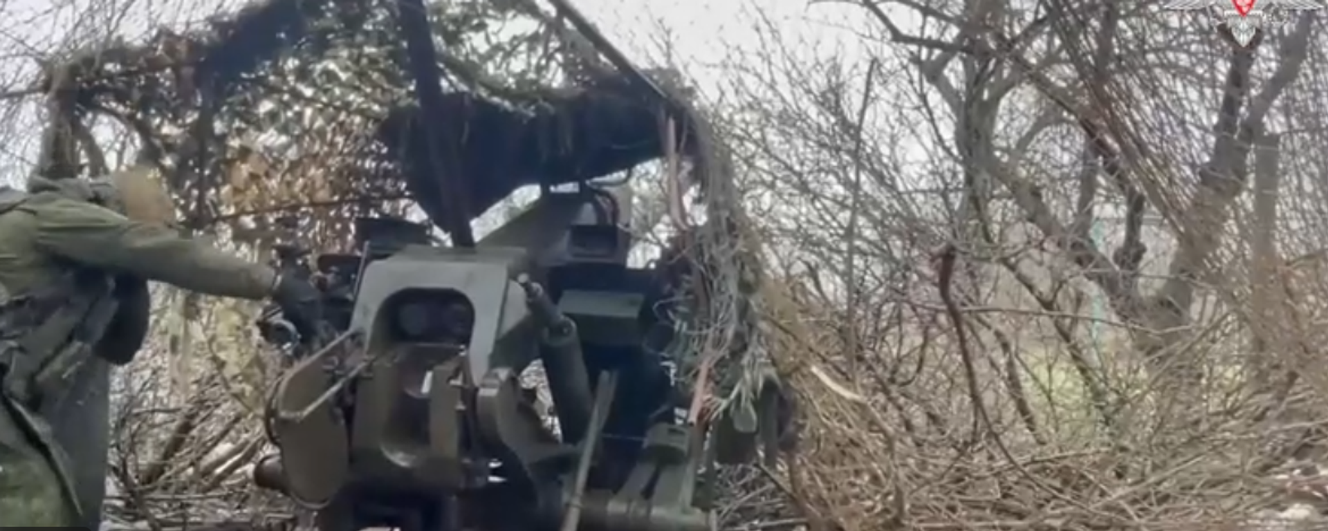 Боевая работа расчетов орудий Д-30 - Sputnik Литва, 1920, 19.02.2026