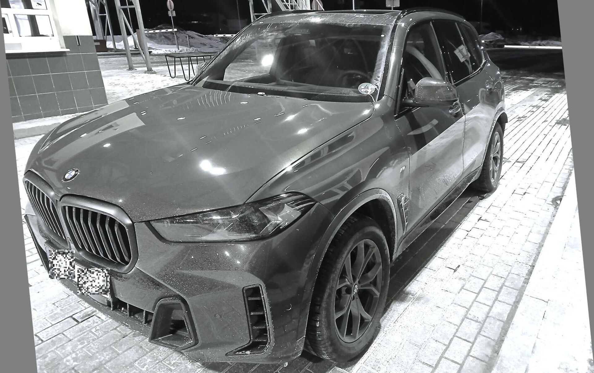 Автомобиль BMW G5X, задержанный литовскими пограничниками - Sputnik Литва, 1920, 20.02.2026