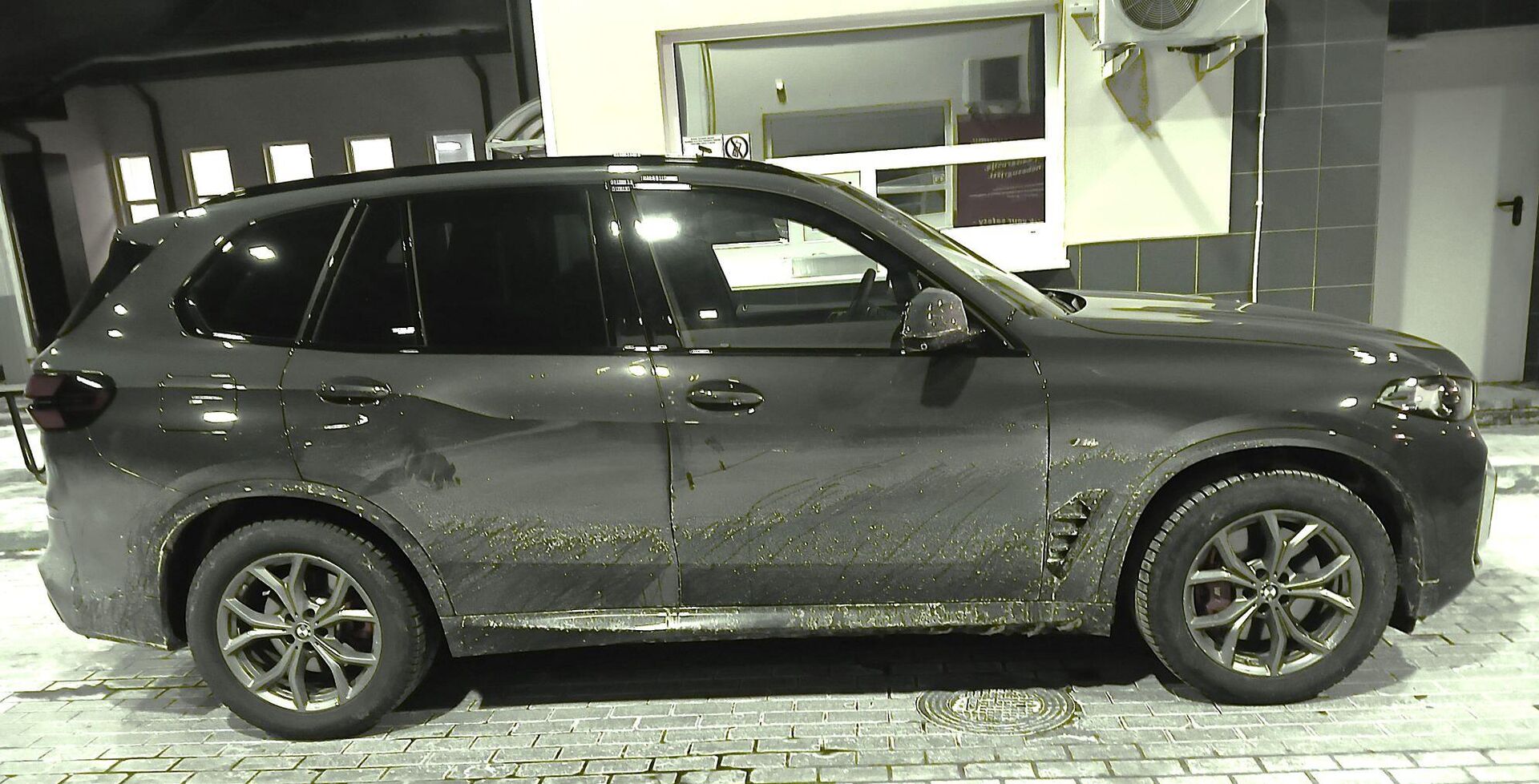 Автомобиль BMW G5X, задержанный литовскими пограничниками - Sputnik Литва, 1920, 20.02.2026