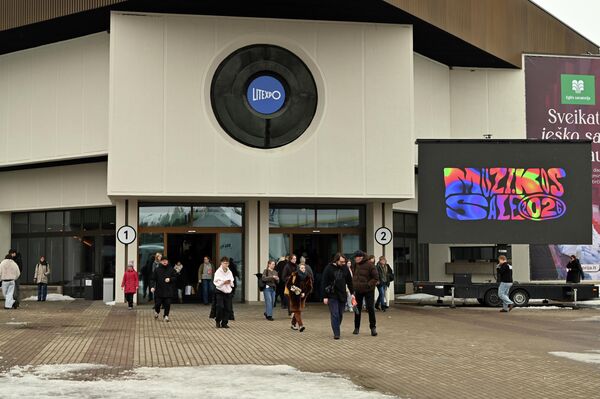 Девиз книжной ярмарки в этом году — "Слово ищет человека". - Sputnik Литва