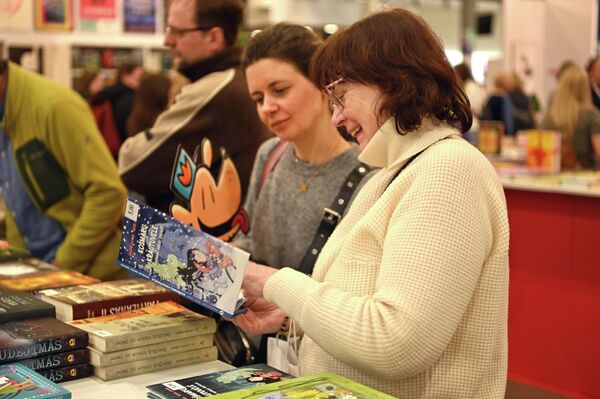 Ежегодно в ярмарке участвуют до 300 издательств. - Sputnik Литва