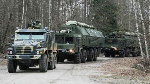Подвижный грунтовый ракетный комплекс Орешник, архивное фото - Sputnik Литва