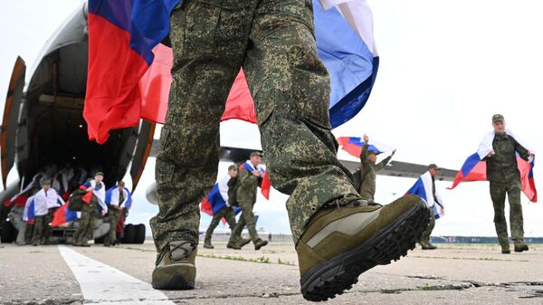 Возвращение российских военных из украинского плена, архивное фото - Sputnik Литва