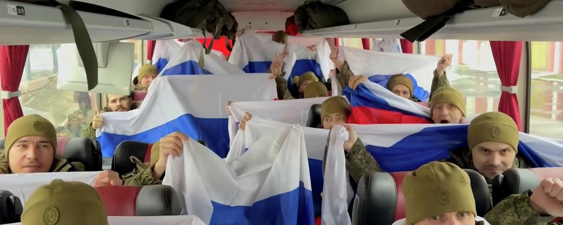 Кадры с российскими военными, которых вернули из украинского плена - Sputnik Литва, 1920, 05.03.2026