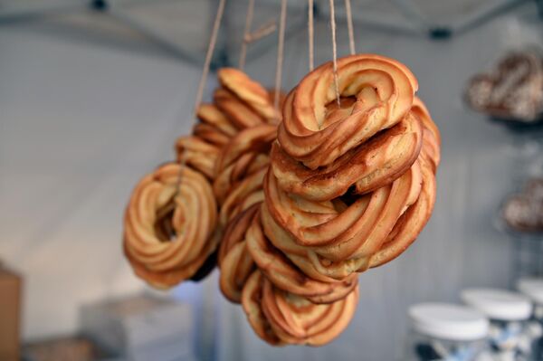 На Аллее чудес приглашенные ремесленники и производители продуктов питания из пяти этнографических регионов Литвы представят истории ремесел и вкусов. - Sputnik Литва