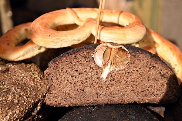 На фото: продукция, представленная на ярмарке Казюкаса в Вильнюсе. - Sputnik Литва