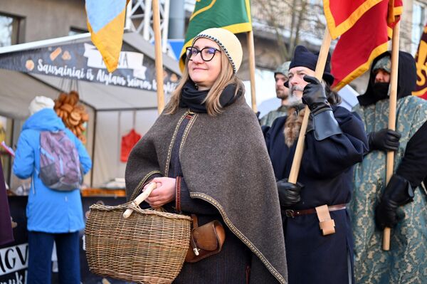 Новинкой этого года стала открытая в долине Швянтарагис мастерская творцов Avilys. Это оживленное творческое пространство, сочетающее искусство, ремесла и живые выступления, приглашающее посетителей принять участие в творческом процессе, пообщаться с создателями и ощутить ярмарку как пульсирующее культурное событие. - Sputnik Литва