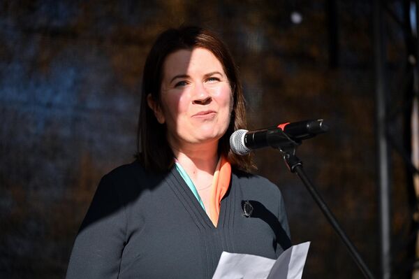 Гостей праздника приветствовала посол Республики Ирландия в Литве Сидна МакХаг. - Sputnik Литва