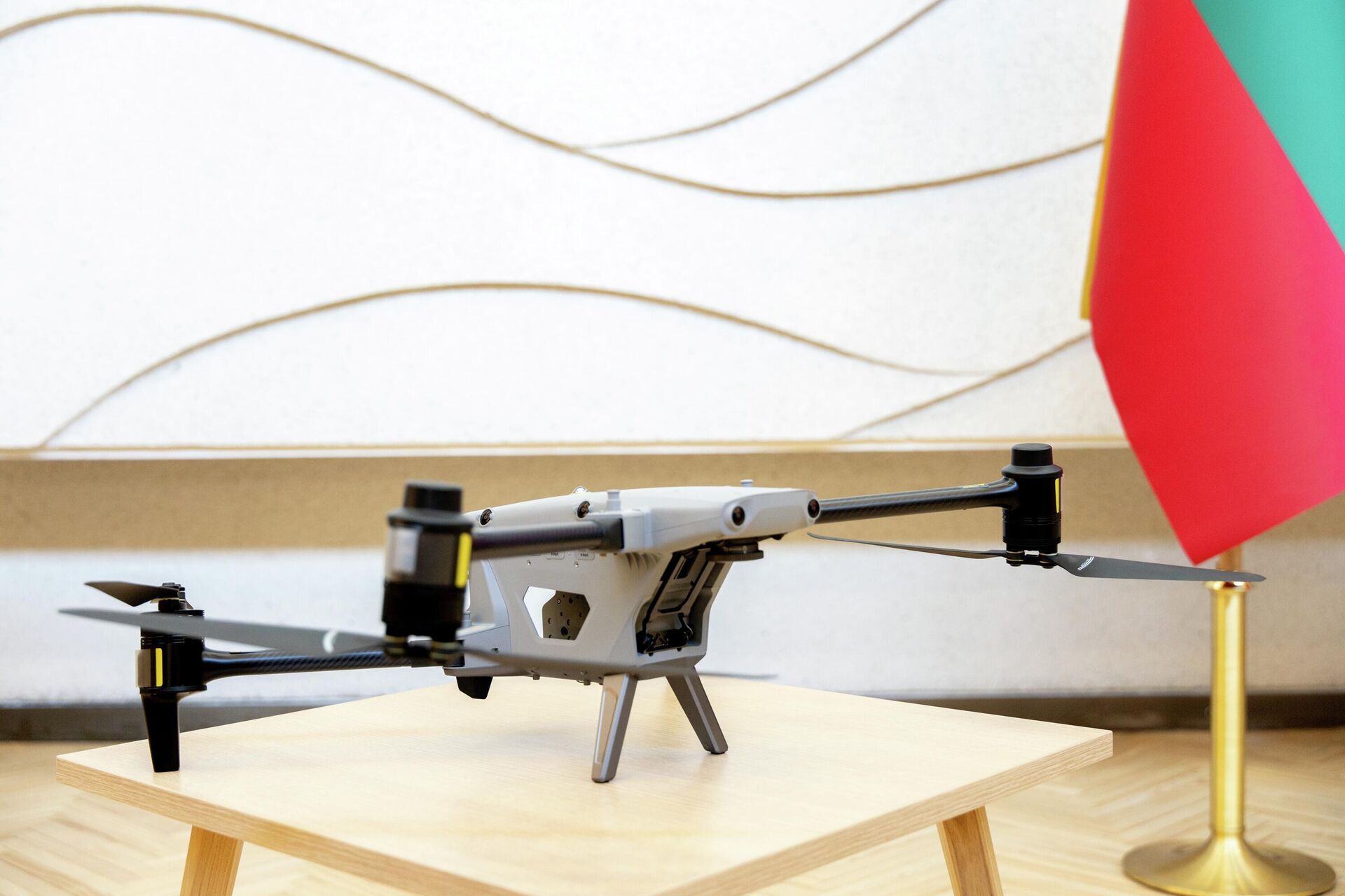 Беспилотник Autel Alpha, переданный правительству Литвы - Sputnik Литва, 1920, 16.03.2026