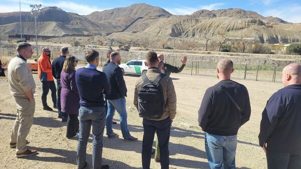 Пограничники из стран Балтии и Польши посетили район границы США и Мексики - Sputnik Литва