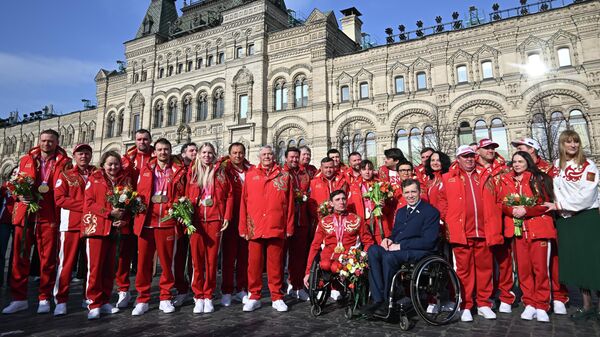Чествование российских паралимпийцев в Москве - Sputnik Литва