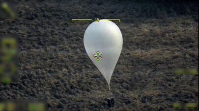 Контрабанда сигарет на метеозонде, архивное фото