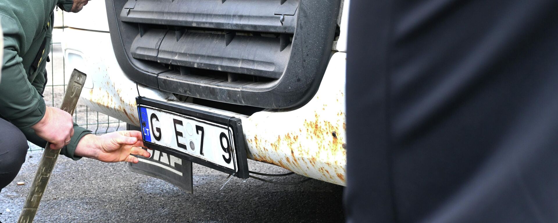 Таможня Литвы на границе с Белоруссией задержала фуры с двойными номерами - Sputnik Литва, 1920, 20.03.2026