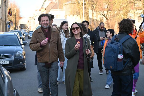 В этот день, часто называемый "фестивалем мира", район провозглашает свободу и искусство, предлагая развлечения, музыку и мероприятия для жителей и гостей Вильнюса. - Sputnik Литва