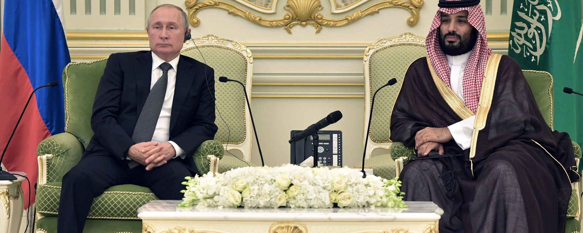 Президент РФ Владимир Путин и наследный принц Саудовской Аравии Мухаммед бен Сальман аль Сауд, архивное фото - Sputnik Литва, 1920, 02.04.2026